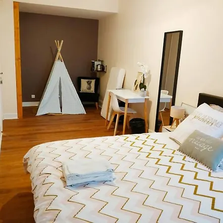 157m2, 4 Chambres, 4 Salles De Bains, 2 Wc, Hypercentre Apartmán *
