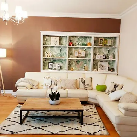 Apartmán 157m2, 4 Chambres, 4 Salles De Bains, 2 Wc, Hypercentre