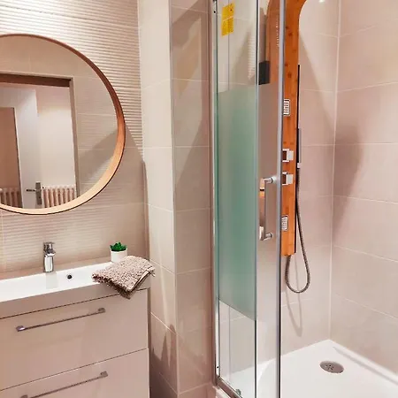 Apartmán 157m2, 4 Chambres, 4 Salles De Bains, 2 Wc, Hypercentre